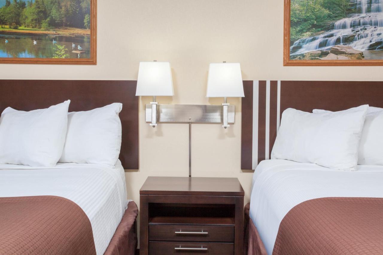 Econo Lodge Inn & Suites メディシンハット エクステリア 写真