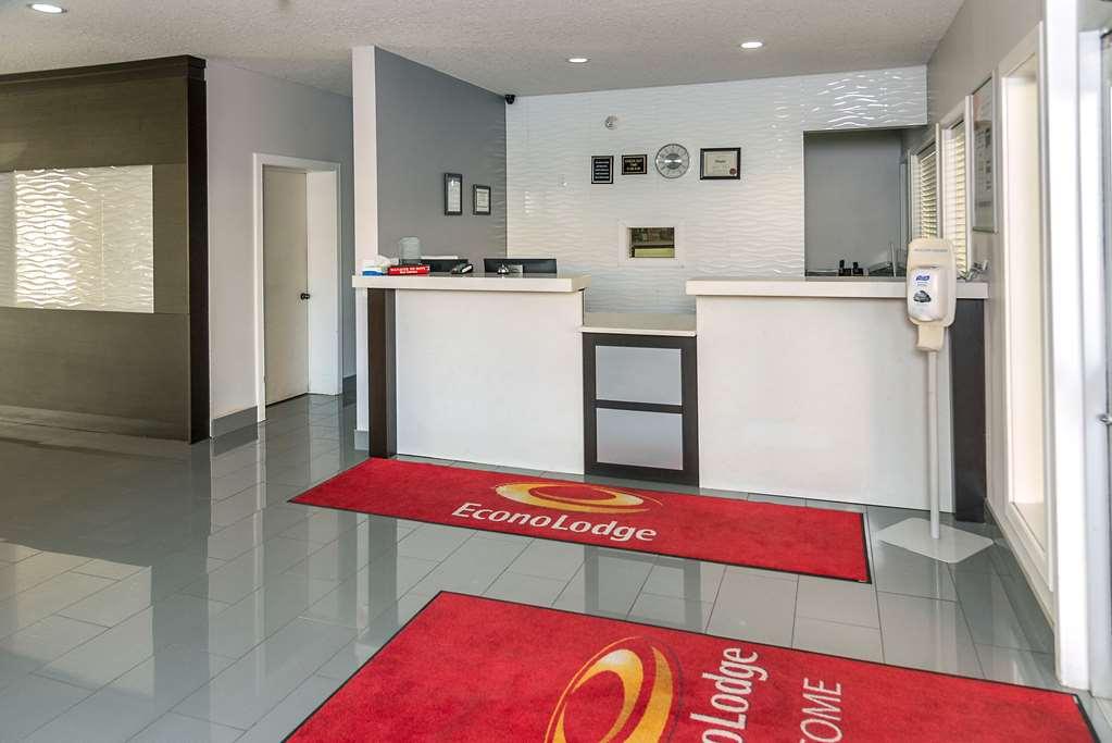 Econo Lodge Inn & Suites メディシンハット インテリア 写真