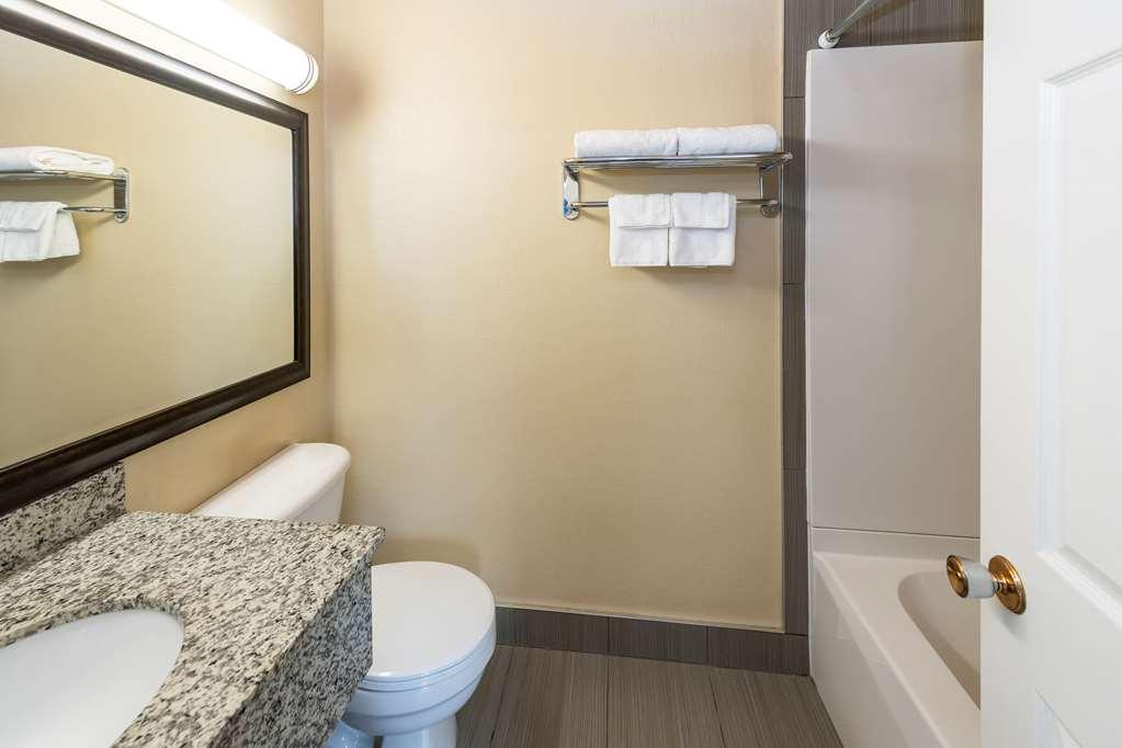 Econo Lodge Inn & Suites メディシンハット エクステリア 写真