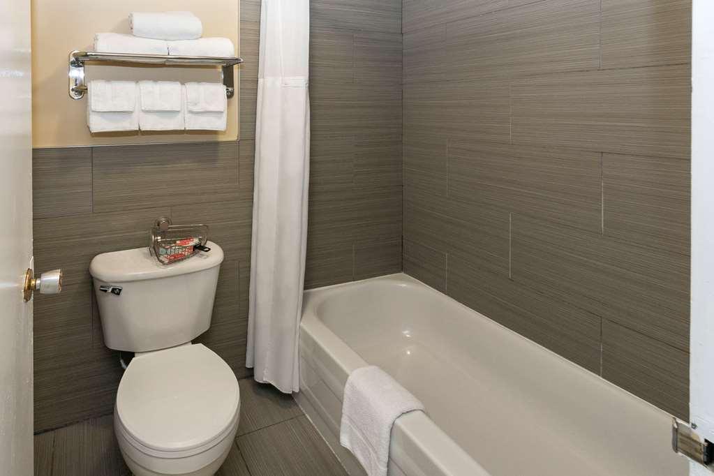 Econo Lodge Inn & Suites メディシンハット エクステリア 写真