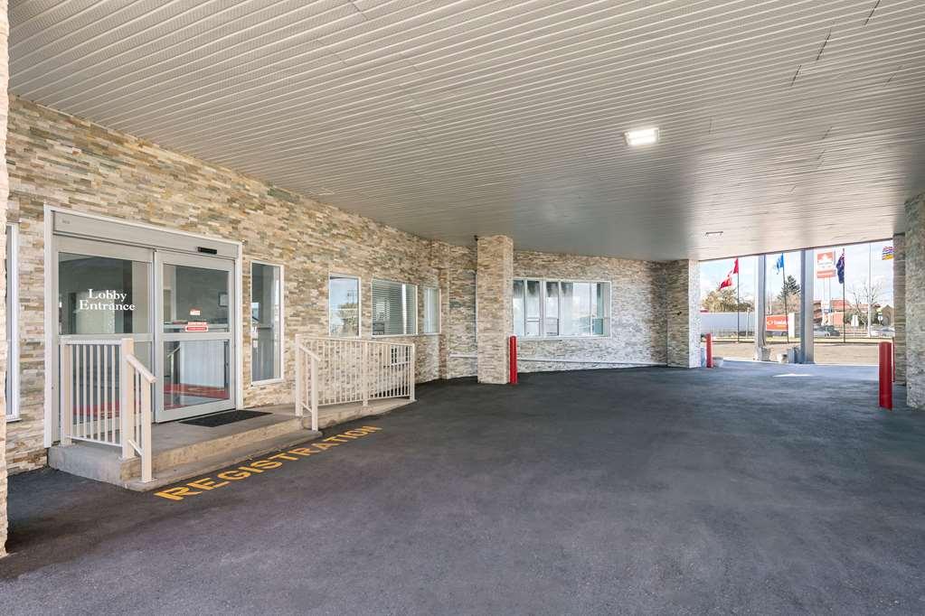Econo Lodge Inn & Suites メディシンハット エクステリア 写真